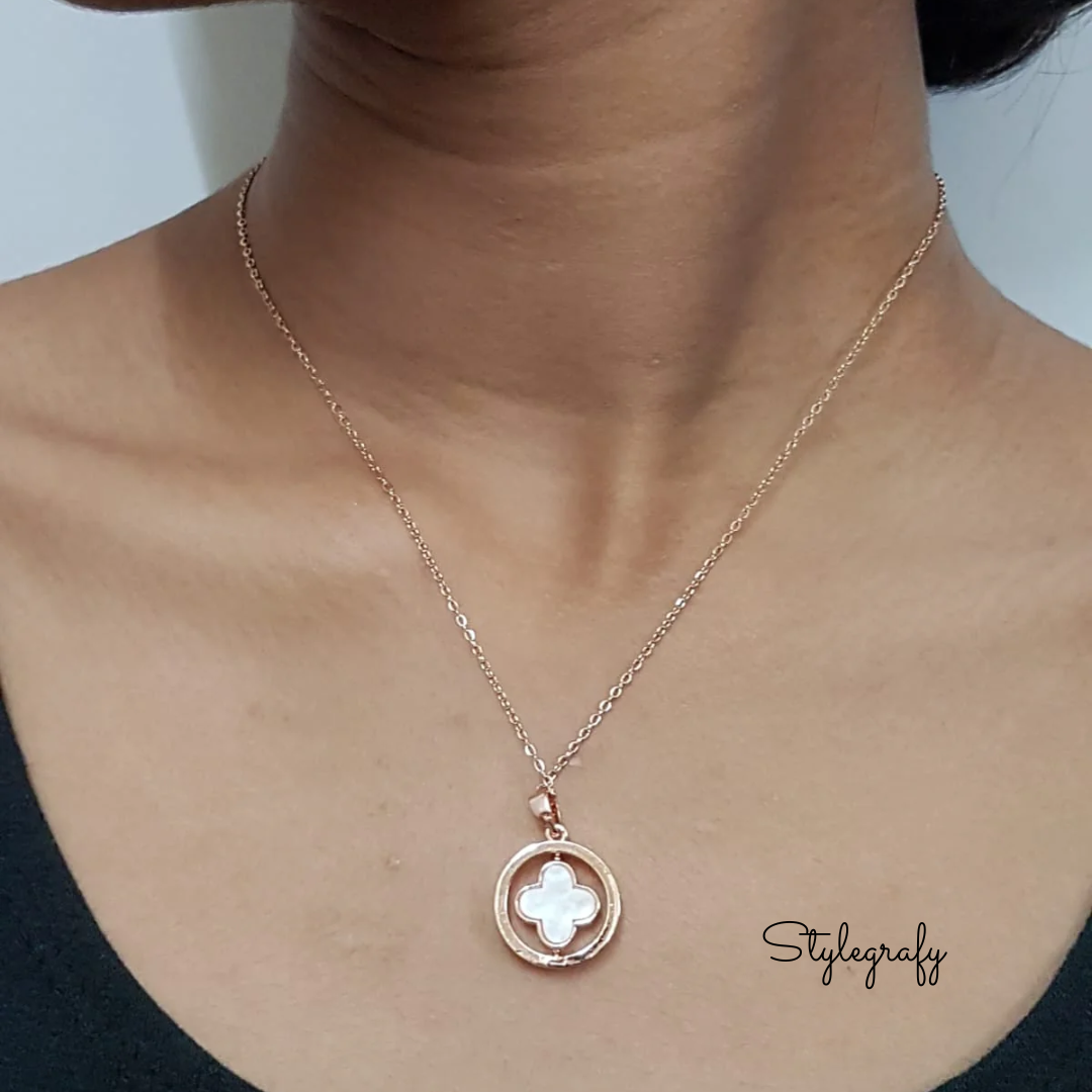 Ring Clover Necklace