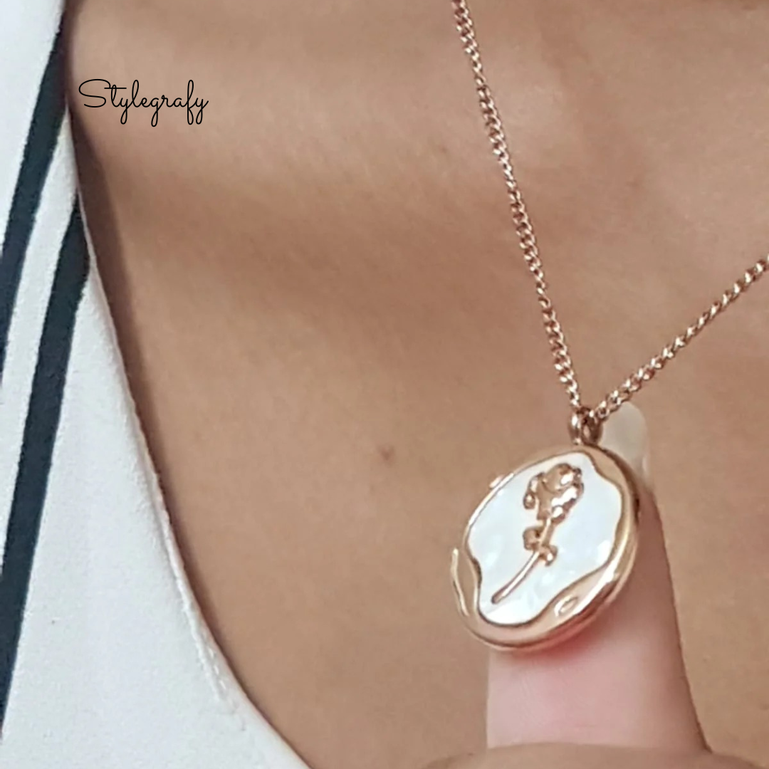 Engrave Rose Necklace