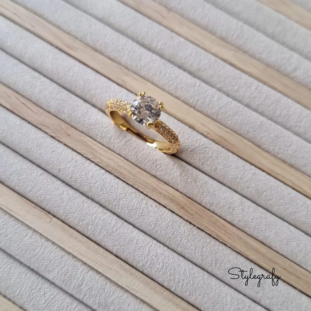 Propose Me Solitaire Golden Ring