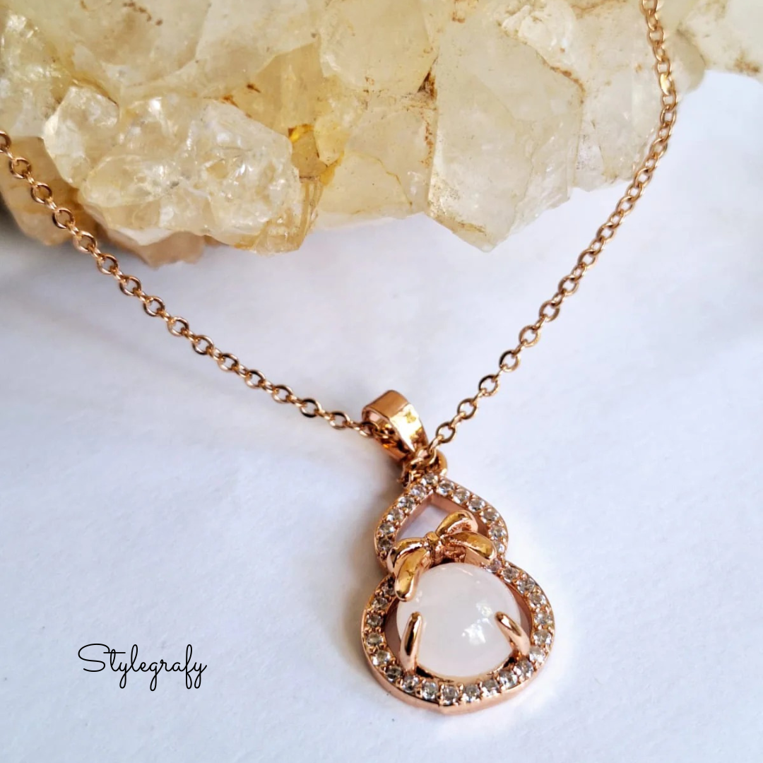 Tiny Bow Necklace