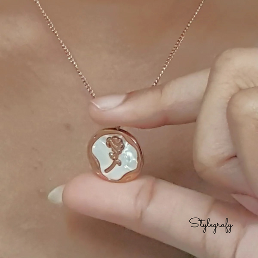 Engrave Rose Necklace