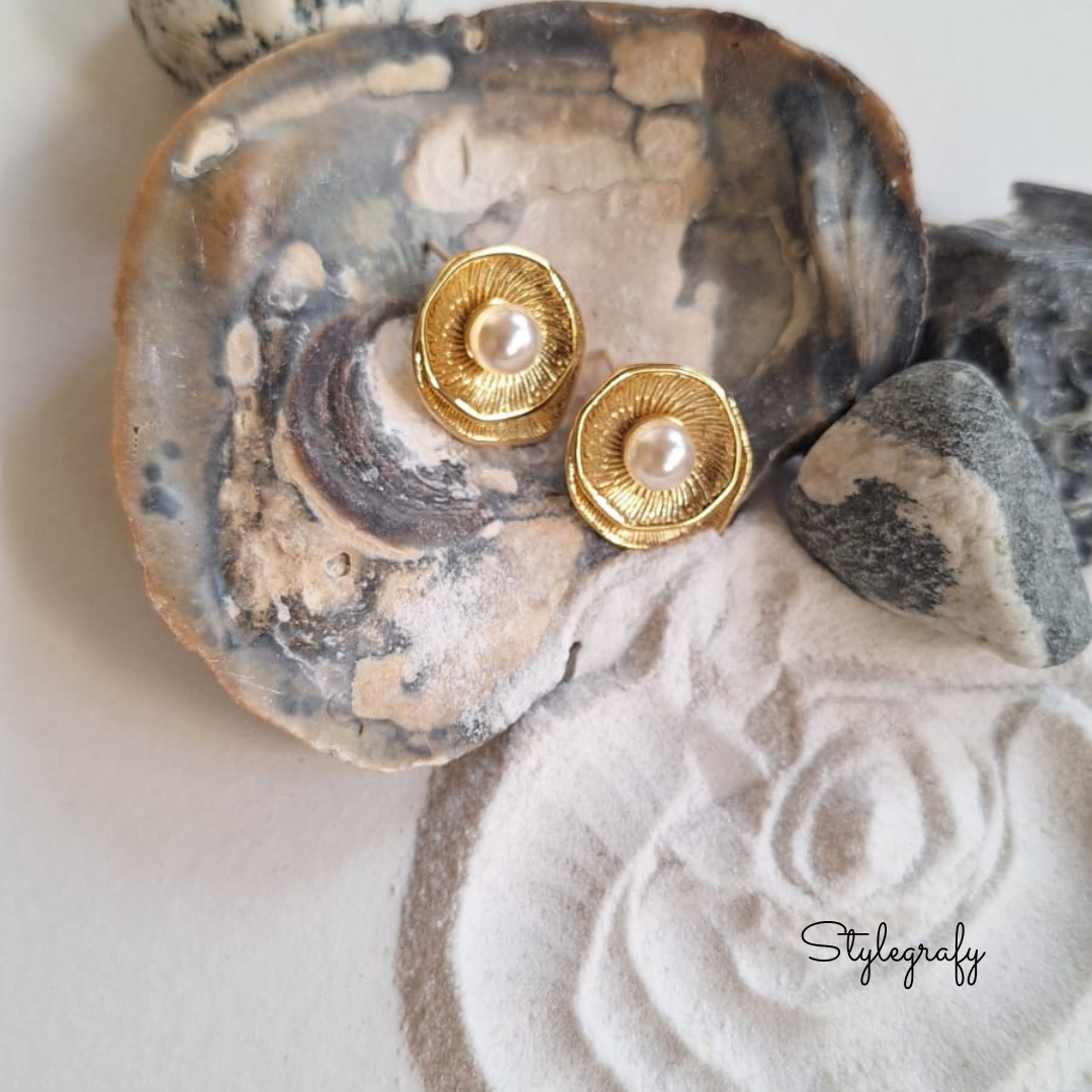 White Pearl Oyster Studs