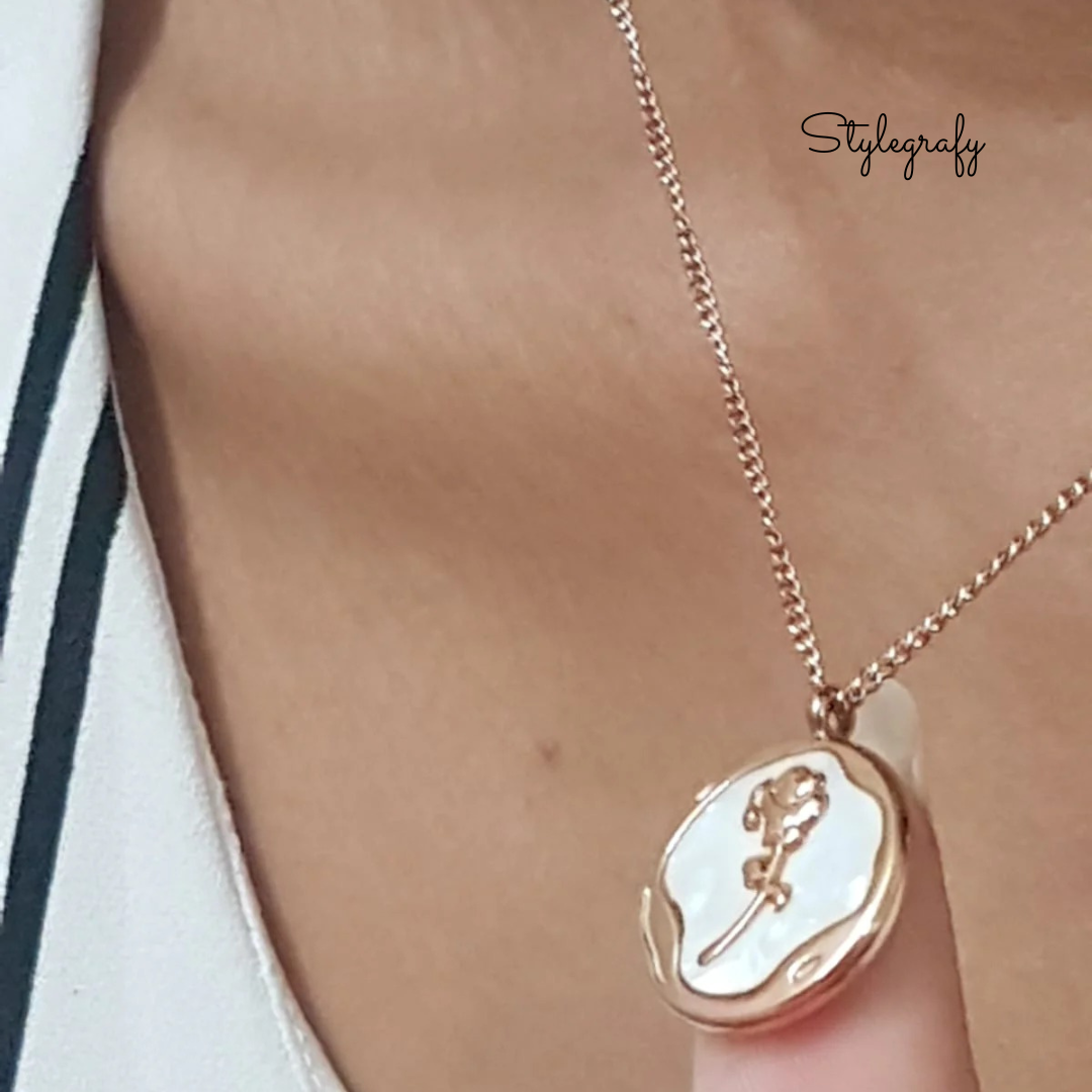 Engrave Rose Necklace
