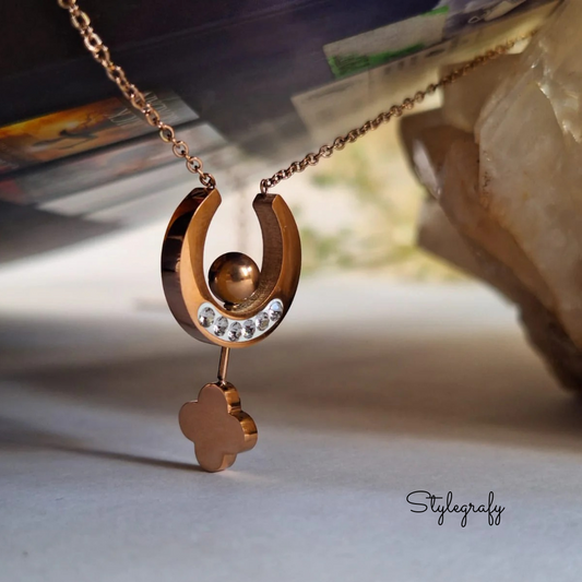 Hanging Clover Necklace