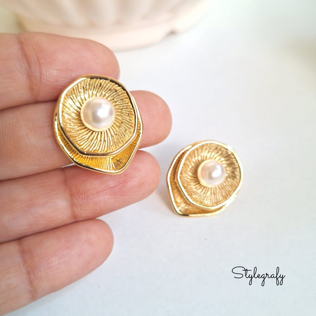 White Pearl Oyster Studs