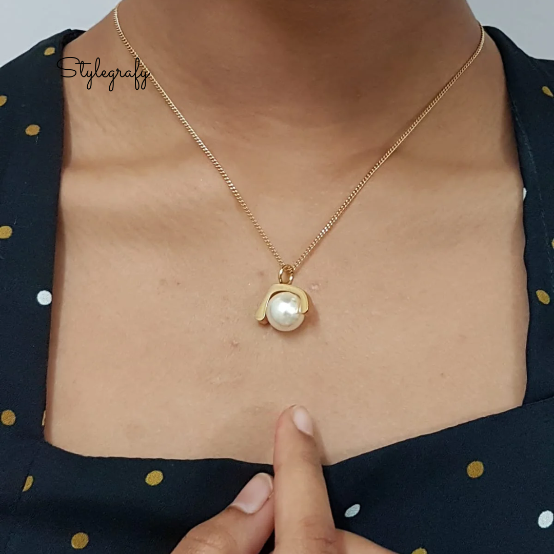 Chunky One Pearl Necklace