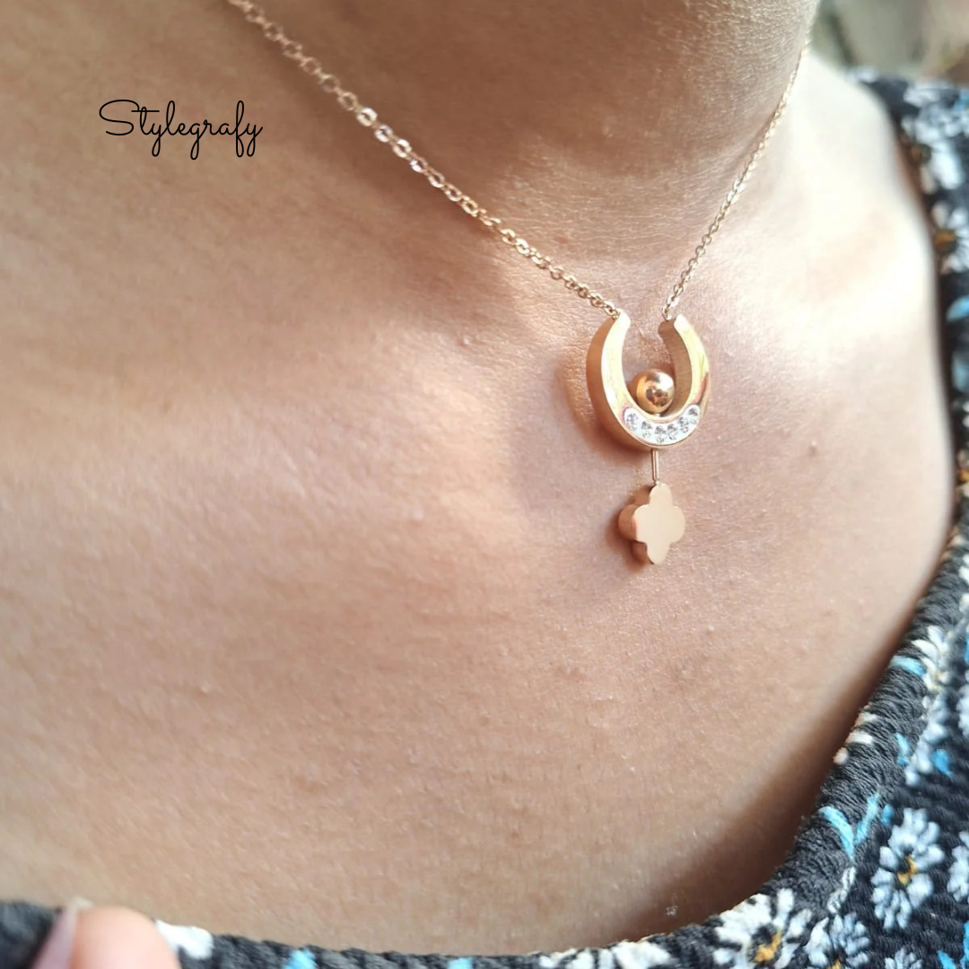 Hanging Clover Necklace