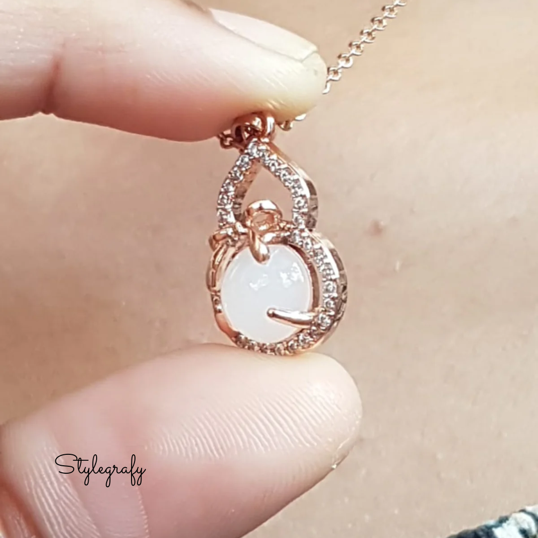 Tiny Bow Necklace