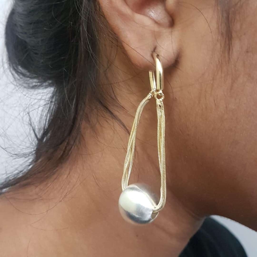 Grey Pearl Multichain Earrings